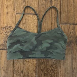 Size 8 Lululemon Flow Y bra Nulu light sports bra in camo